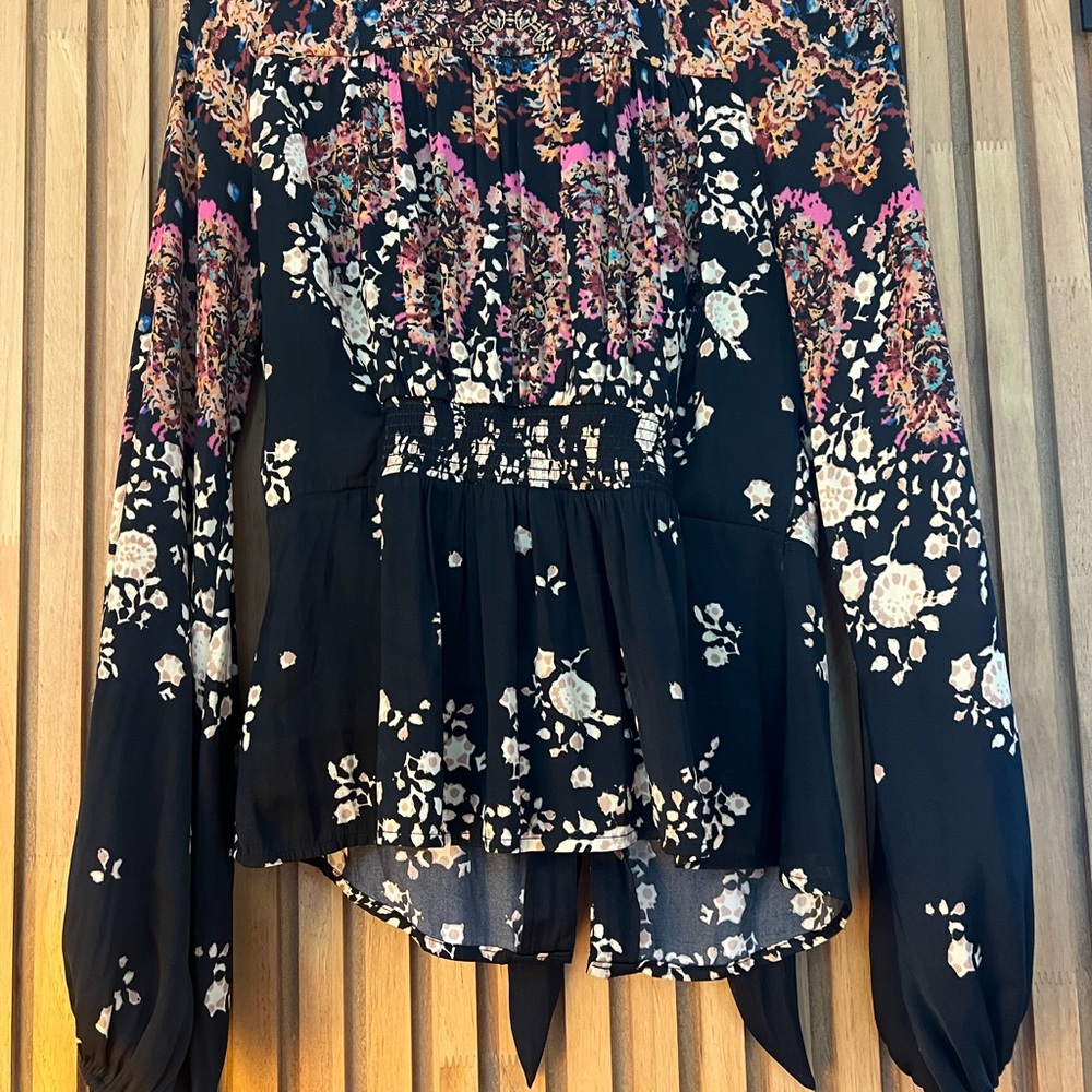Free People Floral Black Women's Top sz XS - Picture 4 of 5